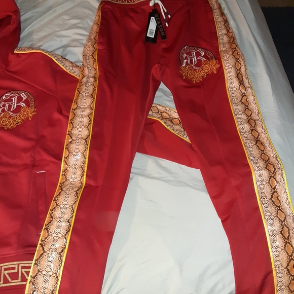 Holy grail tract suit - Picture 3 of 3